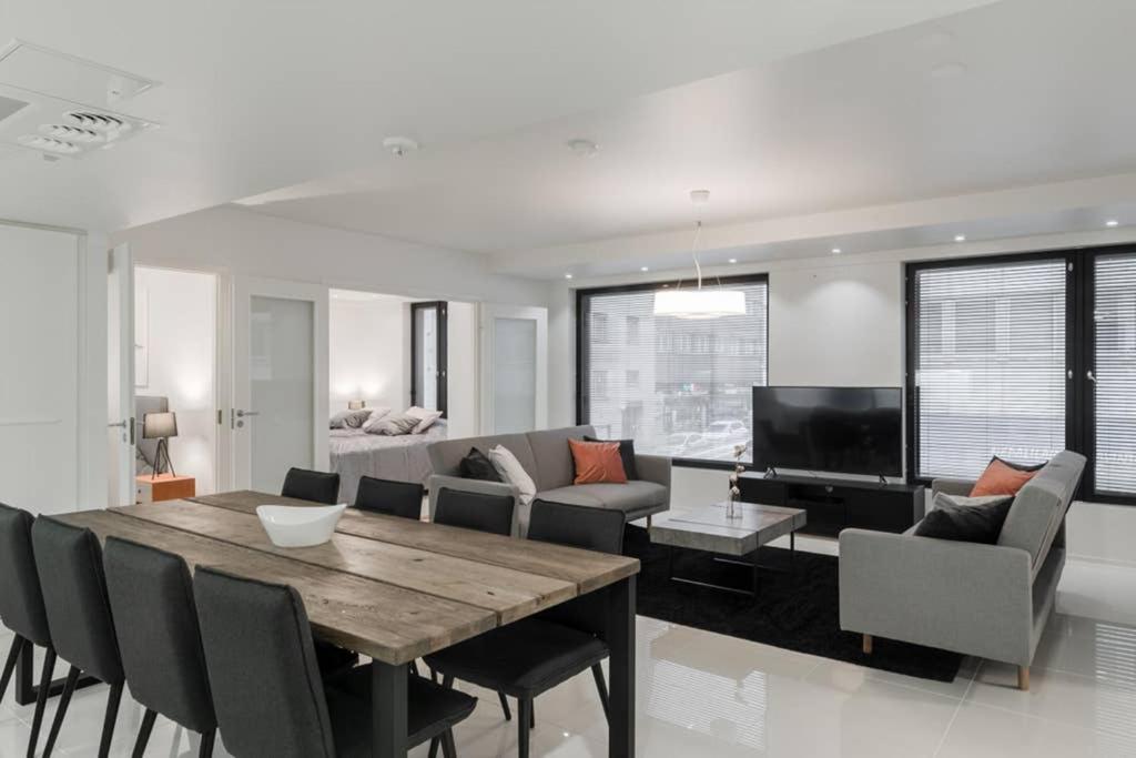 הלסינקי Sleek And Spacious 3 Bedroom Apartment In City Centre מראה חיצוני תמונה