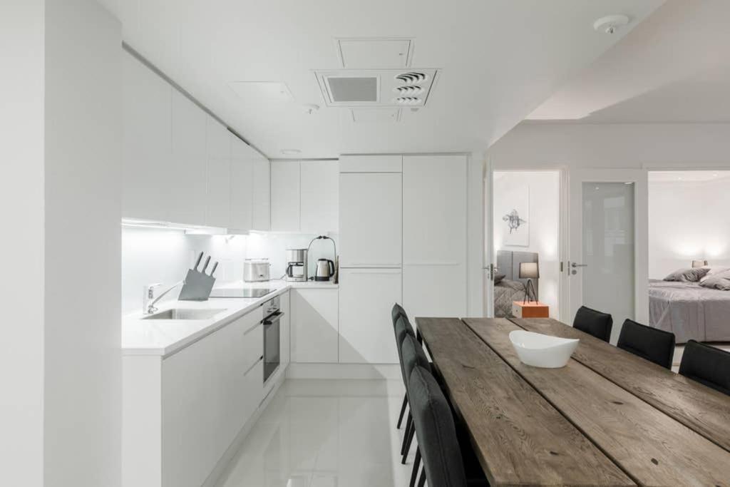 הלסינקי Sleek And Spacious 3 Bedroom Apartment In City Centre מראה חיצוני תמונה