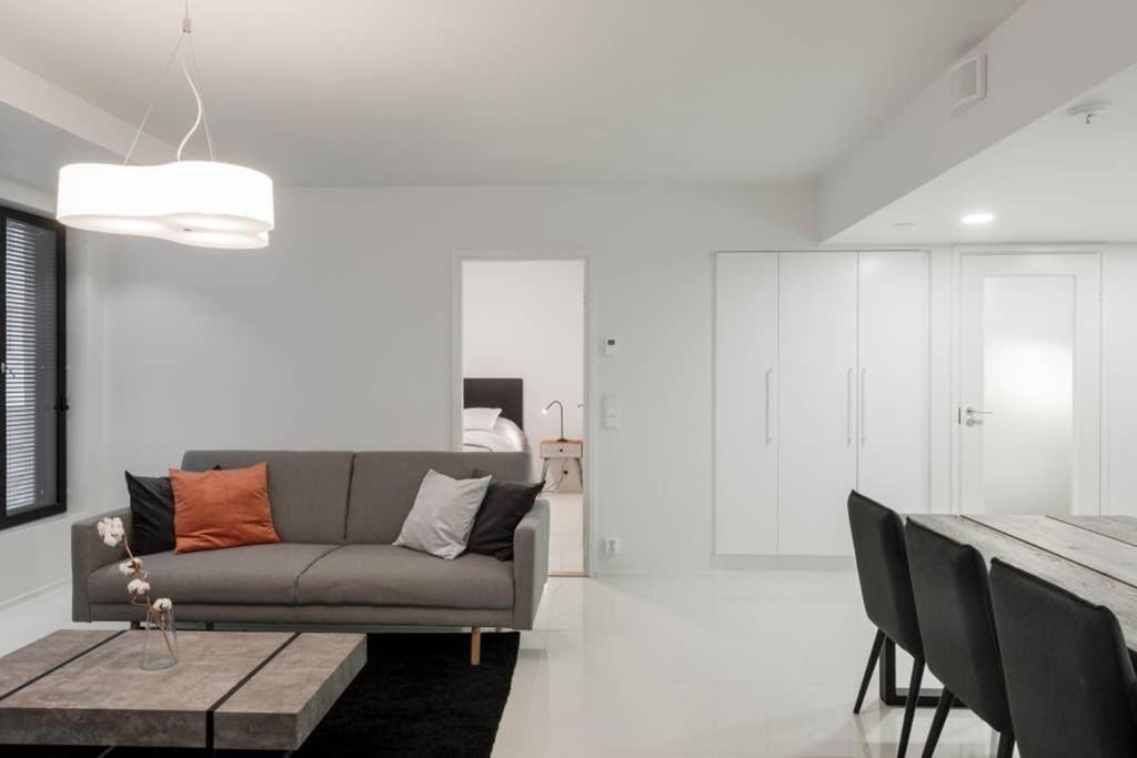 הלסינקי Sleek And Spacious 3 Bedroom Apartment In City Centre מראה חיצוני תמונה