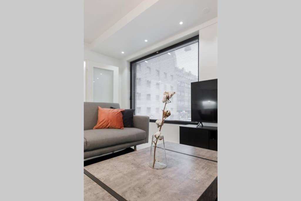 הלסינקי Sleek And Spacious 3 Bedroom Apartment In City Centre מראה חיצוני תמונה